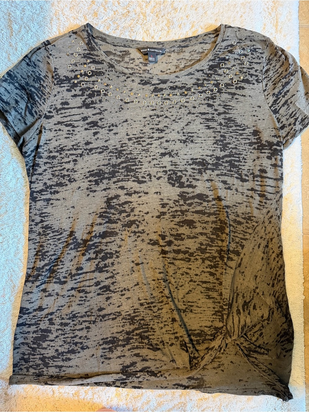 Rock & Republic Gray Marled Short Sleeve Tee with Grommet Detail large